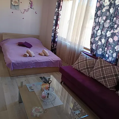 아파트 ваканционно студио 트리아브나